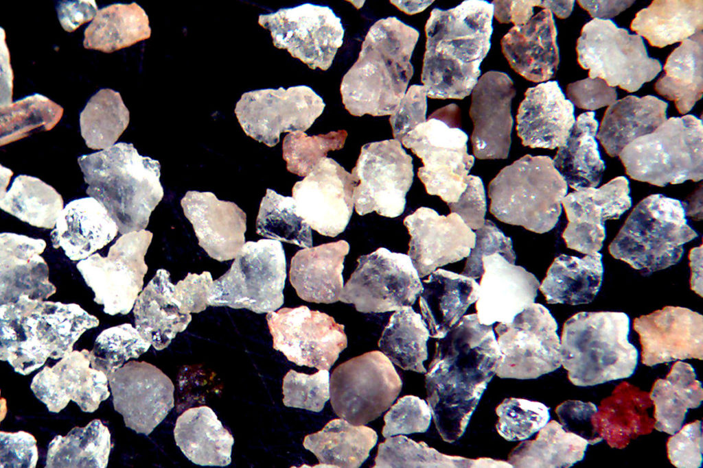 Example of unsuitable grain shapes for hydraulic fracturing